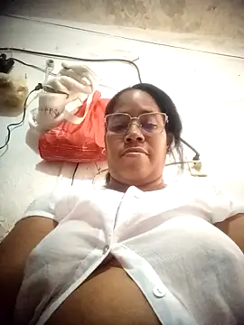 Snapshot of Big_ass_submissive chatting on 12/16/25, 02:21 Big ass submissive online show from 12/16/25, 02:21