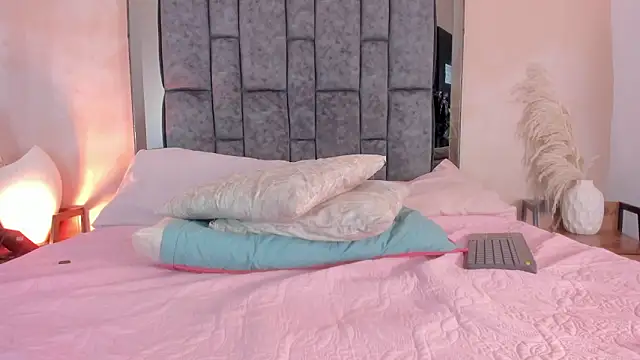  miss mia online show from 02/28/26, 11:54