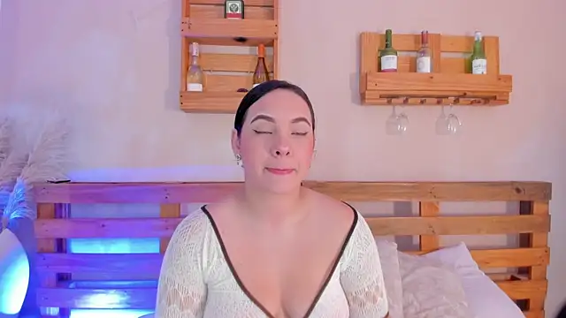  miss mia online show from 12/05/25, 11:42