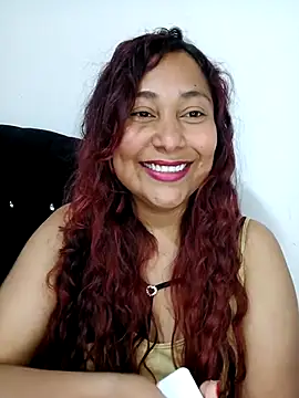 Snapshot of zafiro_93 chatting on 10/11/25, 03:51 zafiro 93 online show from 10/11/25, 03:51