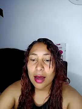 Snapshot of zafiro_93 chatting on 10/29/25, 08:52 zafiro 93 online show from 10/29/25, 08:52