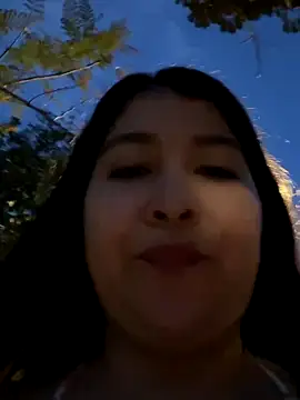 Snapshot of evelyn_1702 chatting on 10/28/25, 10:52 evelyn 1702 online show from 10/28/25, 10:52