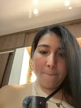 evelyn 1702 online show from 03/17/26, 09:40