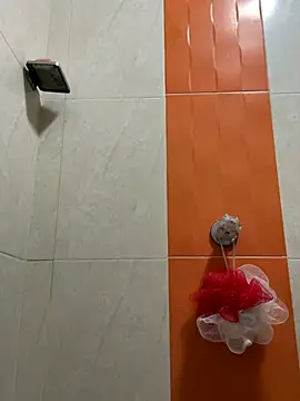 Snapshot of evelyn_1702 chatting on 11/06/25, 11:20 evelyn 1702 online show from 11/06/25, 11:20