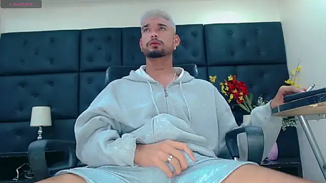 StivBigCock online show from 10/04/25, 07:43