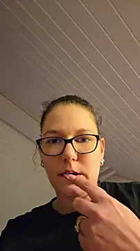 Snapshot of Swiss_Lady chatting on 05/05/26, 06:33 Swiss Lady online show from 05/05/26, 06:33