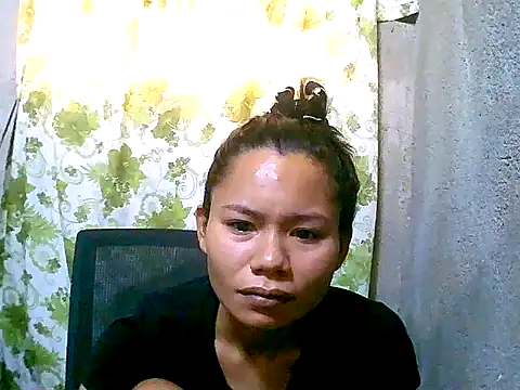 Snapshot of Sweeetgurll chatting on 09/21/25, 01:44 Sweeetgurll online show from 09/21/25, 01:44