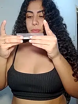 Snapshot of A_maddy chatting on 11/25/25, 12:22 A maddy online show from 11/25/25, 12:22