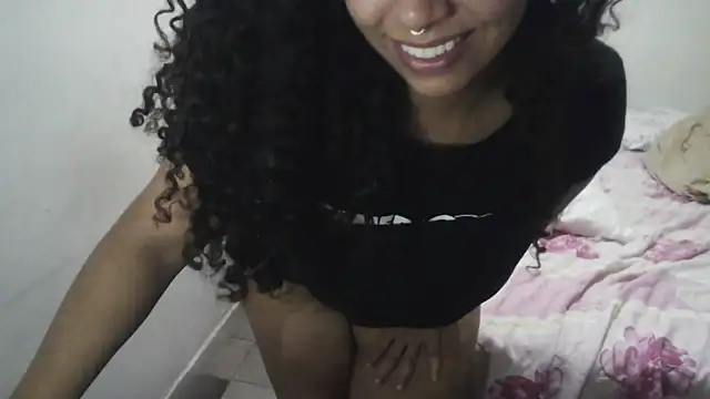 Snapshot of A_maddy chatting on 11/23/25, 04:44 A maddy online show from 11/23/25, 04:44