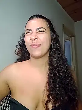 Snapshot of A_maddy chatting on 12/18/25, 06:12 A maddy online show from 12/18/25, 06:12