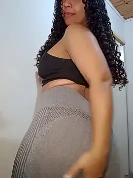 Snapshot of A_maddy chatting on 11/23/25, 05:12 A maddy online show from 11/23/25, 05:12