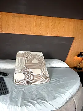 Alexia  cox online show from 12/15/25, 02:39