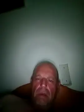 Snapshot of ulisestele chatting on 10/18/25, 04:53 ulisestele online show from 10/18/25, 04:53