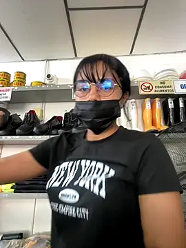 Kyra  Rose online show from 11/29/25, 09:26