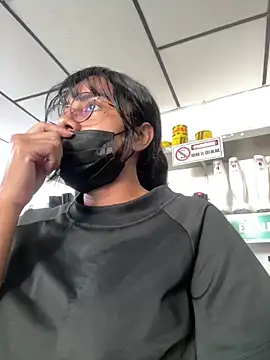 Kyra  Rose online show from 12/19/25, 07:27