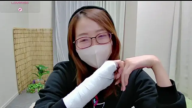 Snapshot of Haruno_sakura_ch chatting on 11/18/25, 07:44 Haruno sakura ch online show from 11/18/25, 07:44