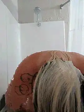 Snapshot of smoothlikemilk09 chatting on 11/06/25, 04:05 smoothlikemilk09 online show from 11/06/25, 04:05