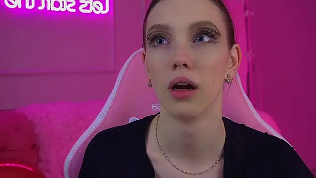 Snapshot of VeronicaVances chatting on 02/17/26, 06:22 VeronicaVances online show from 02/17/26, 06:22