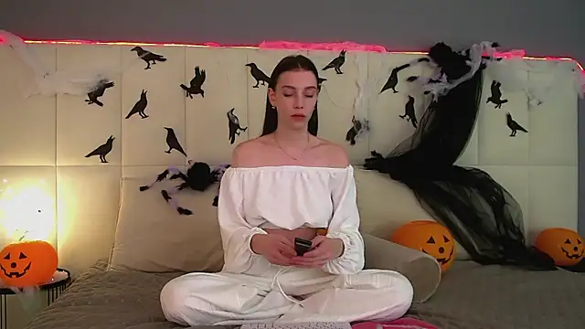 VeronicaVances online show from 10/24/25, 06:07