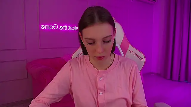 Snapshot of VeronicaVances chatting on 02/03/26, 06:40 VeronicaVances online show from 02/03/26, 06:40