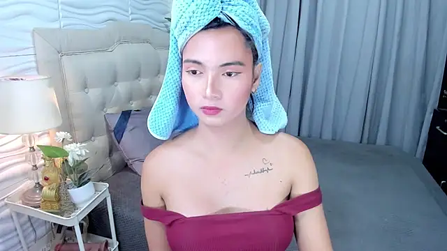 Patricia Anderson online show from 11/08/25, 03:32