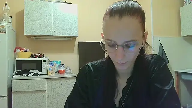 Snapshot of Lucy_Divine chatting on 09/18/25, 08:45 Lucy Divine online show from 09/18/25, 08:45
