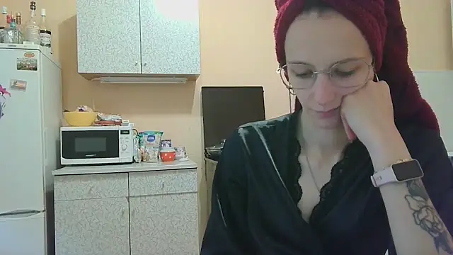 Snapshot of Lucy_Divine chatting on 09/16/25, 11:22 Lucy Divine online show from 09/16/25, 11:22