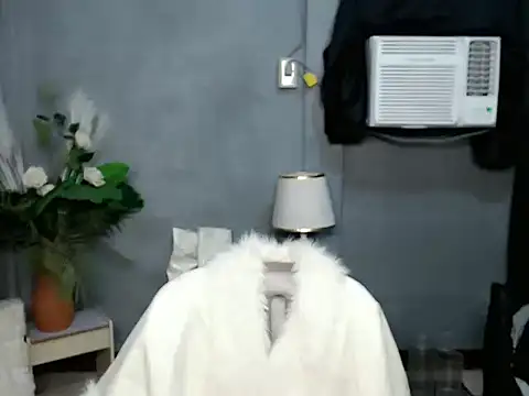 Snapshot of scarlet_enchantress chatting on 09/18/25, 05:05 scarlet enchantress online show from 09/18/25, 05:05