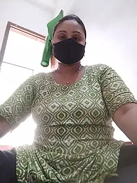 Snapshot of Lollita- chatting on 07/13/26, 06:35 Lollita- online show from 07/13/26, 06:35