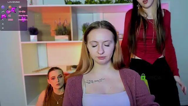 luna tin online show from 11/12/25, 02:21