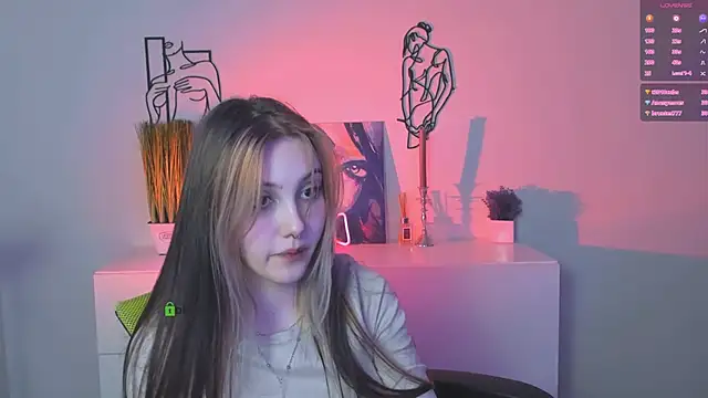 luna tin online show from 10/23/25, 12:53