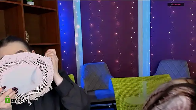 luna tin online show from 12/17/25, 05:56