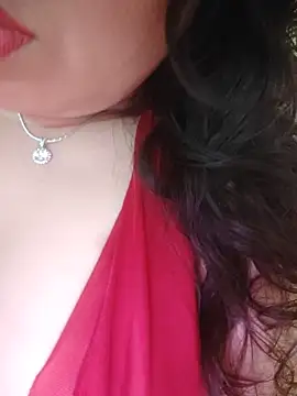 Julyy08 online show from 05/18/26, 05:34