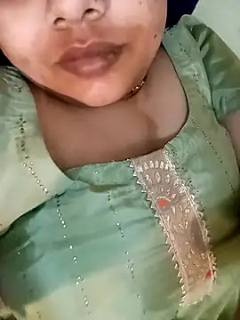 Snapshot of angry_couplez chatting on 02/15/26, 07:51 angry couplez online show from 02/15/26, 07:51