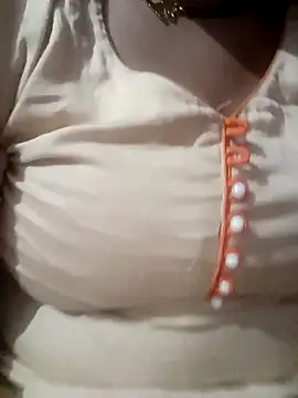 Snapshot of angry_couplez chatting on 02/17/26, 04:37 angry couplez online show from 02/17/26, 04:37