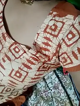 Snapshot of angry_couplez chatting on 02/28/26, 04:28 angry couplez online show from 02/28/26, 04:28