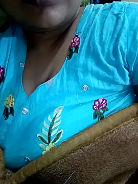 Snapshot of angry_couplez chatting on 02/01/26, 05:33 angry couplez online show from 02/01/26, 05:33