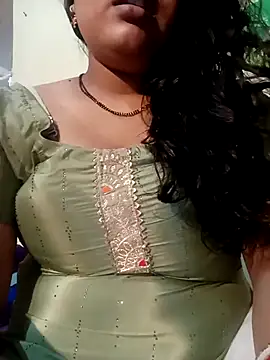 Snapshot of angry_couplez chatting on 02/15/26, 07:42 angry couplez online show from 02/15/26, 07:42