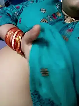 Snapshot of angry_couplez chatting on 02/18/26, 06:26 angry couplez online show from 02/18/26, 06:26