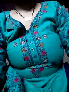 Snapshot of angry_couplez chatting on 02/19/26, 07:27 angry couplez online show from 02/19/26, 07:27