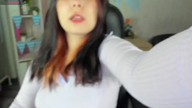 Snapshot of Alis_Platt chatting on 10/14/25, 01:17 Alis Platt online show from 10/14/25, 01:17