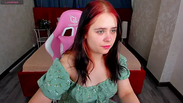 Snapshot of Alis_Platt chatting on 10/01/25, 01:11 Alis Platt online show from 10/01/25, 01:11