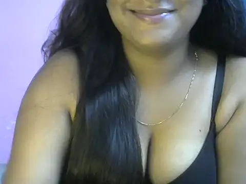 Queenxxx98 online show from 04/15/26, 07:18