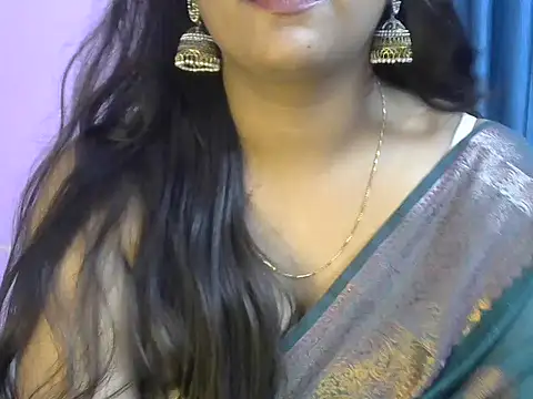 Queenxxx98 online show from 10/24/25, 07:57