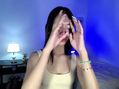 lovely kiannaHugecock online show from 02/10/26, 04:50