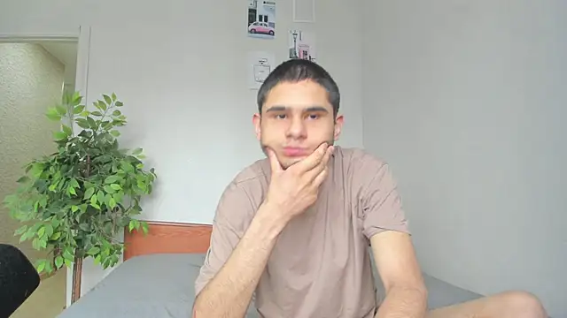 Kelly Gerzikaa online show from 05/14/26, 11:40