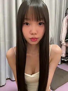 Snapshot of xinyu789 chatting on 04/18/26, 01:24 xinyu789 online show from 04/18/26, 01:24