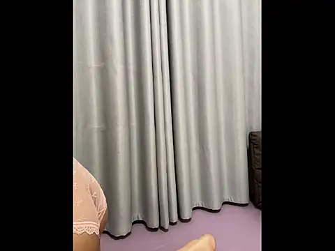 xinyu789 online show from 12/17/25, 12:43