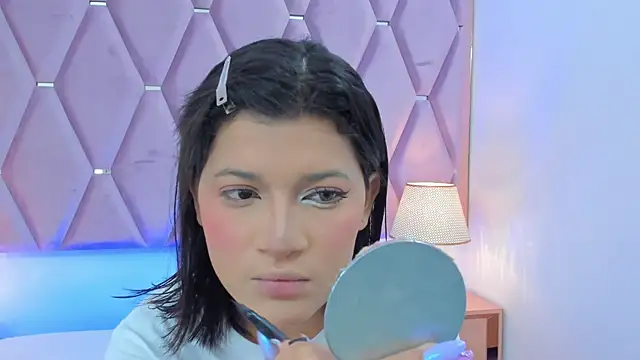 Snapshot of MaskedGirl_ chatting on 11/14/25, 12:09 MaskedGirl online show from 11/14/25, 12:09