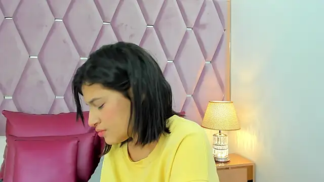 Snapshot of MaskedGirl_ chatting on 11/30/25, 12:06 MaskedGirl online show from 11/30/25, 12:06